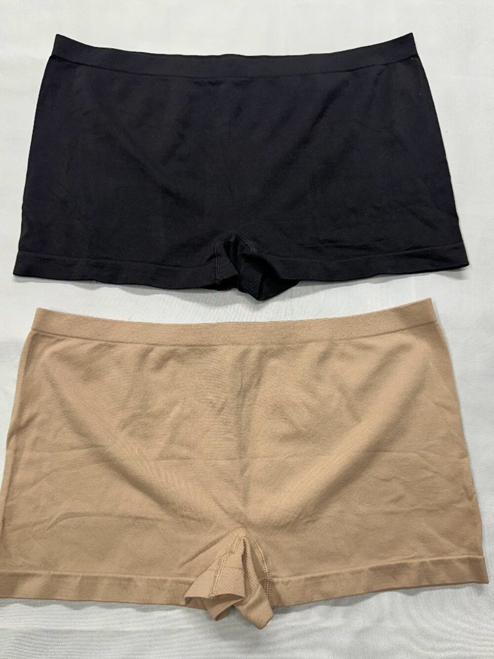 Hanes Seamless Boyshorts Black & Nude | Size Large